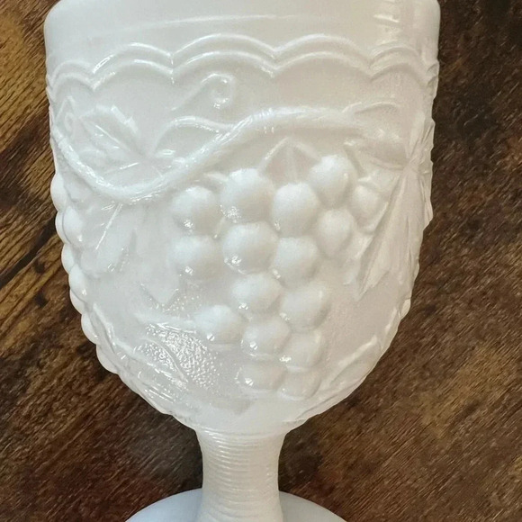 VINTAGE: White milk glass, goblet. - Picture 6 of 9